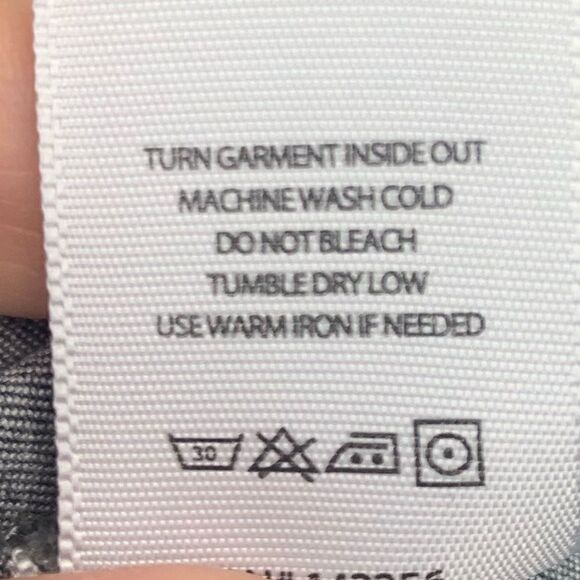 FIGS Leon Three-Pocket Graphite Gray Scrub Top M EUC - Picture 9 of 10